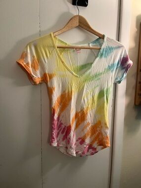 Women’s Tie-Dye V-Neck Short Sleeve Top - Multicolor